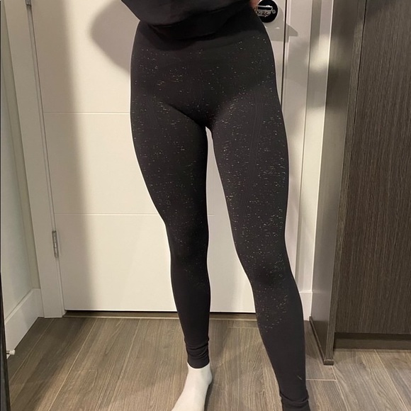 High Waited LuluLemon Leggings - Picture 1 of 8